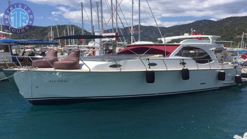 Yacht charter in Sarigerme3