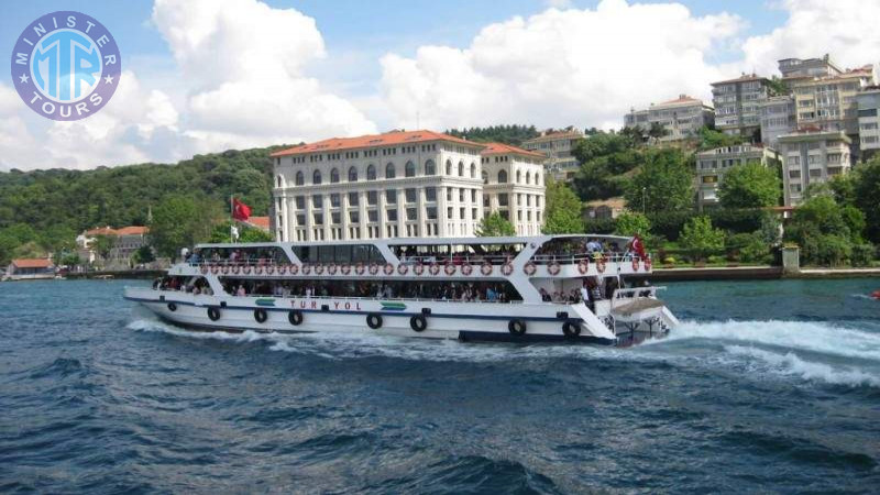 Istanbul Boat tour2