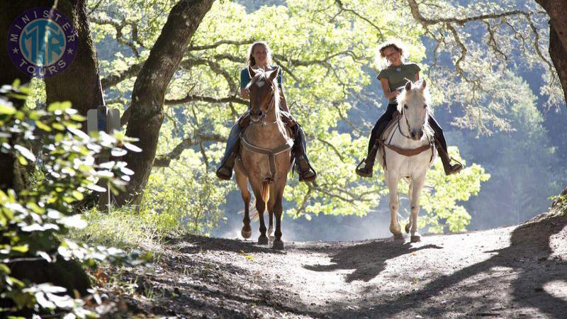 Horse riding in Kundu0