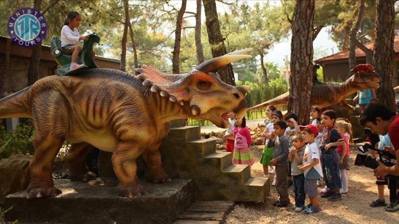 Antalya dinosaur park in Tekirova0