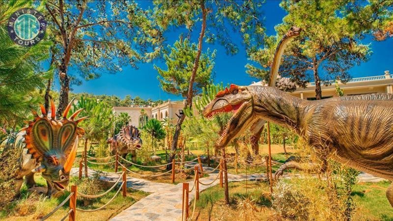 Antalya dinosaur park in Tekirova3