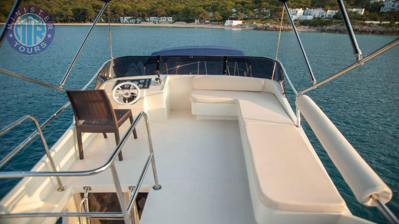 Kiris private rental yacht1