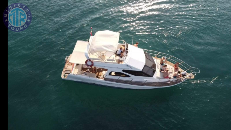 Kiris private rental yacht5