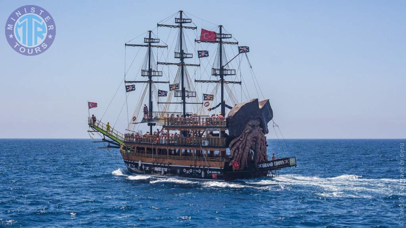 Pirate boat tour in Bogazkent1