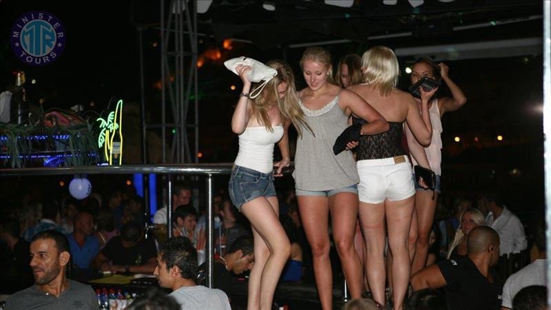 Night party boat in Antalya2